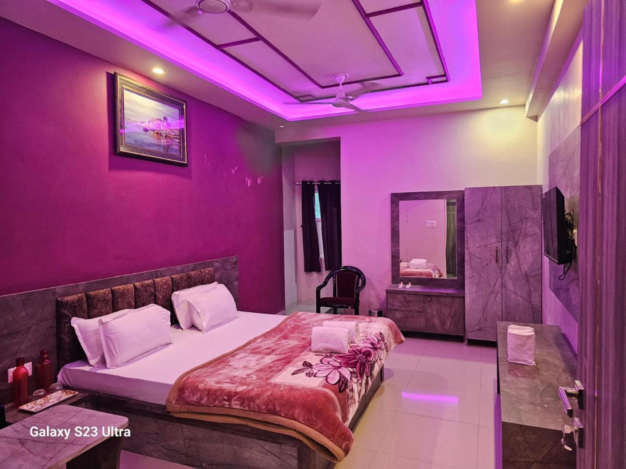 Hotel Kashi Inn Raj Ghat Varanasi Bagian luar foto