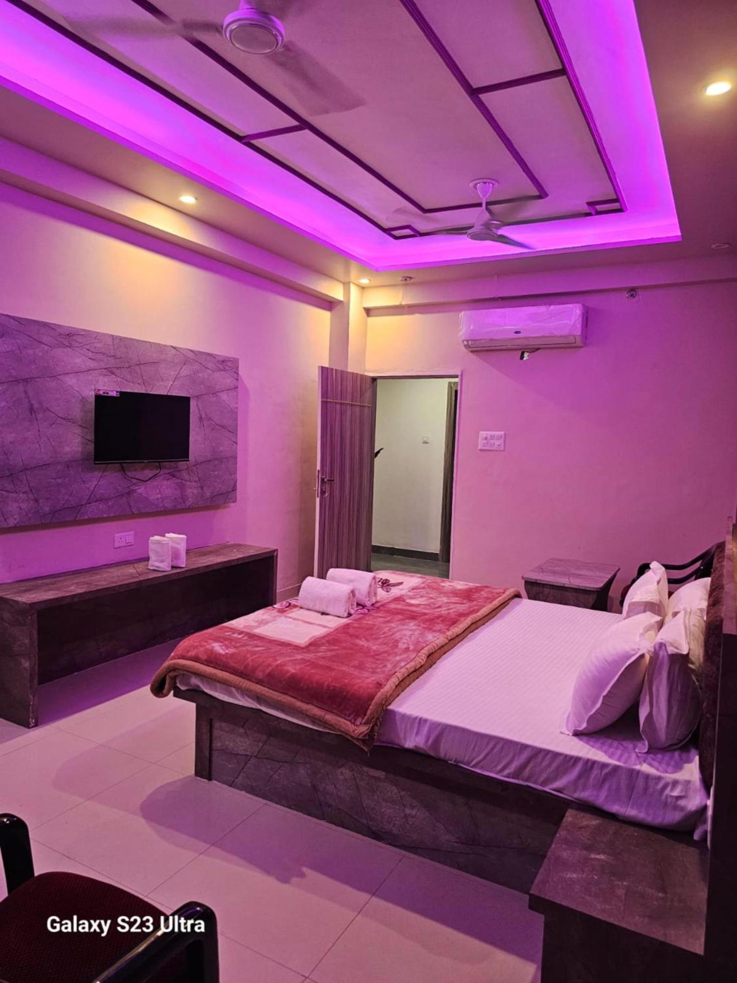 Hotel Kashi Inn Raj Ghat Varanasi Bagian luar foto