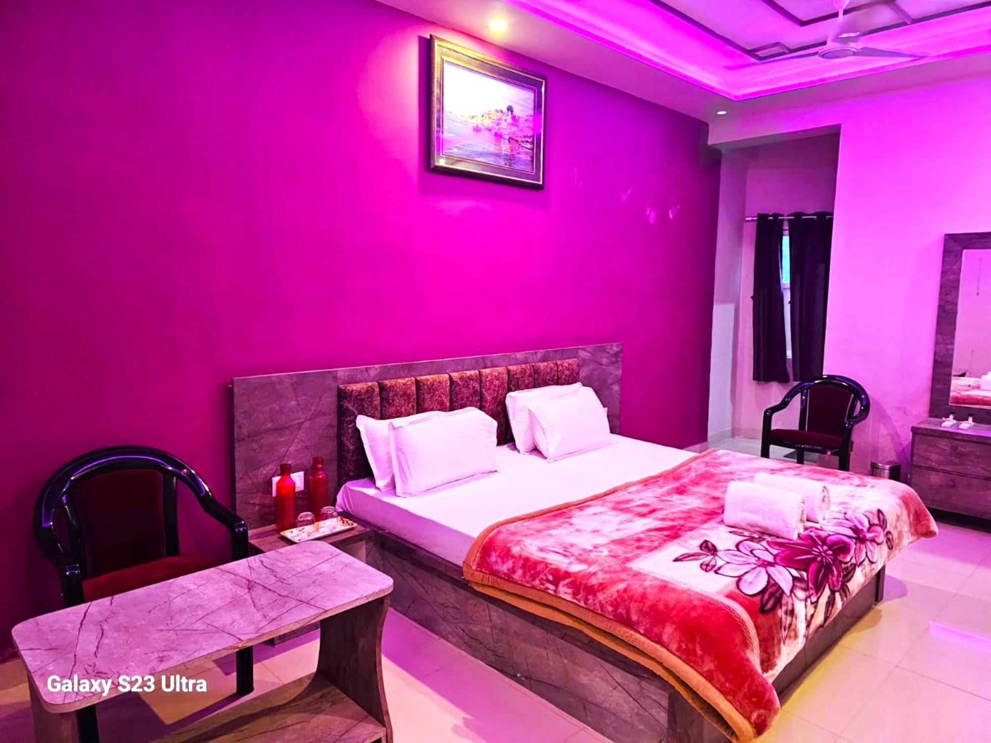 Hotel Kashi Inn Raj Ghat Varanasi Bagian luar foto