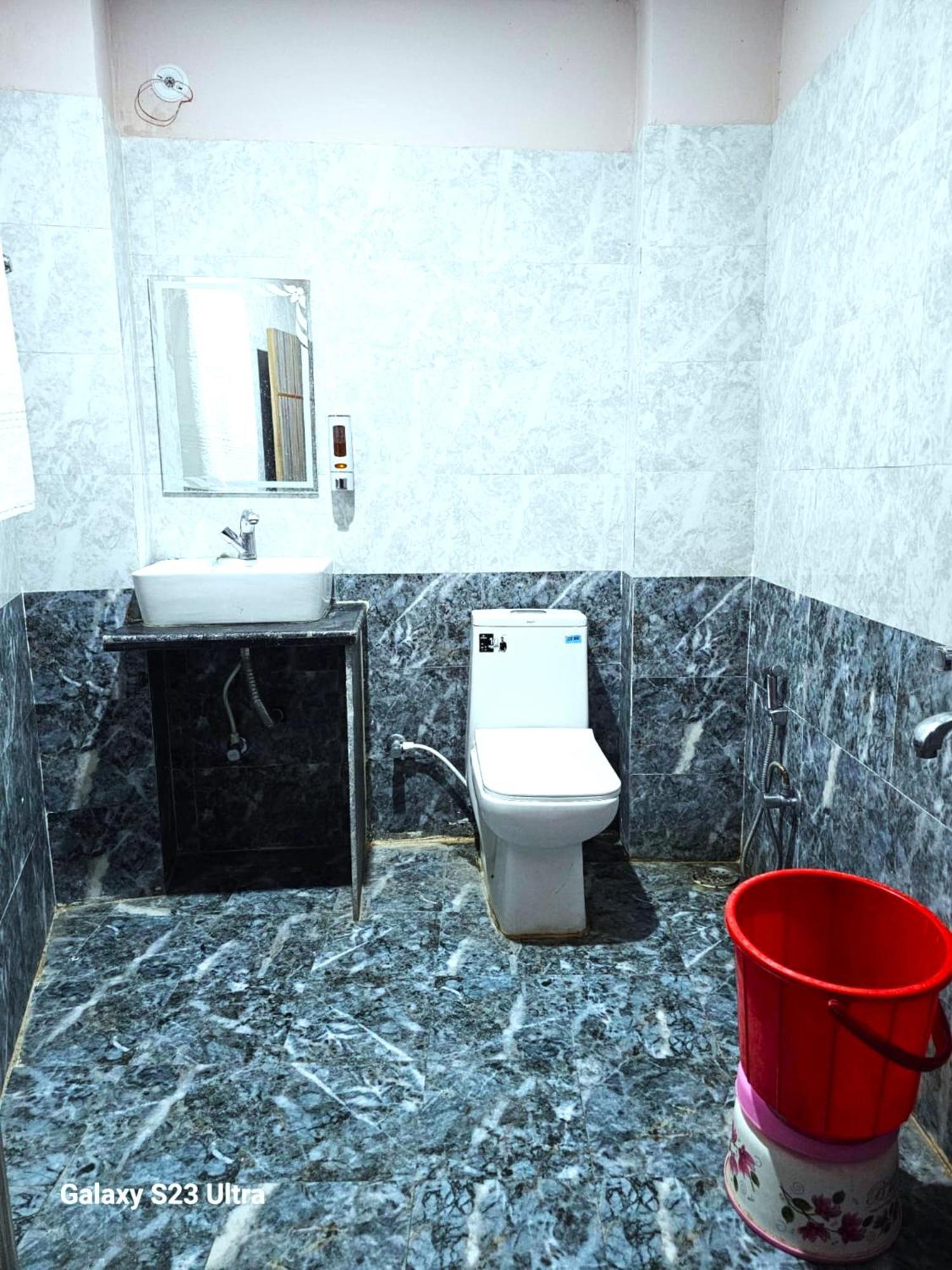 Hotel Kashi Inn Raj Ghat Varanasi Bagian luar foto
